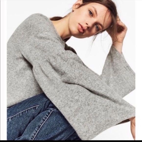 Zara Tops - Zara Bell sleeve Top